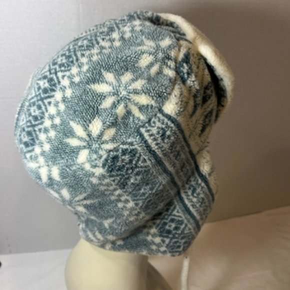 Cold Weather Winter Snowflakes Ski Hat Cap Bomber Hat For Adults and Teens - Picture 2 of 12